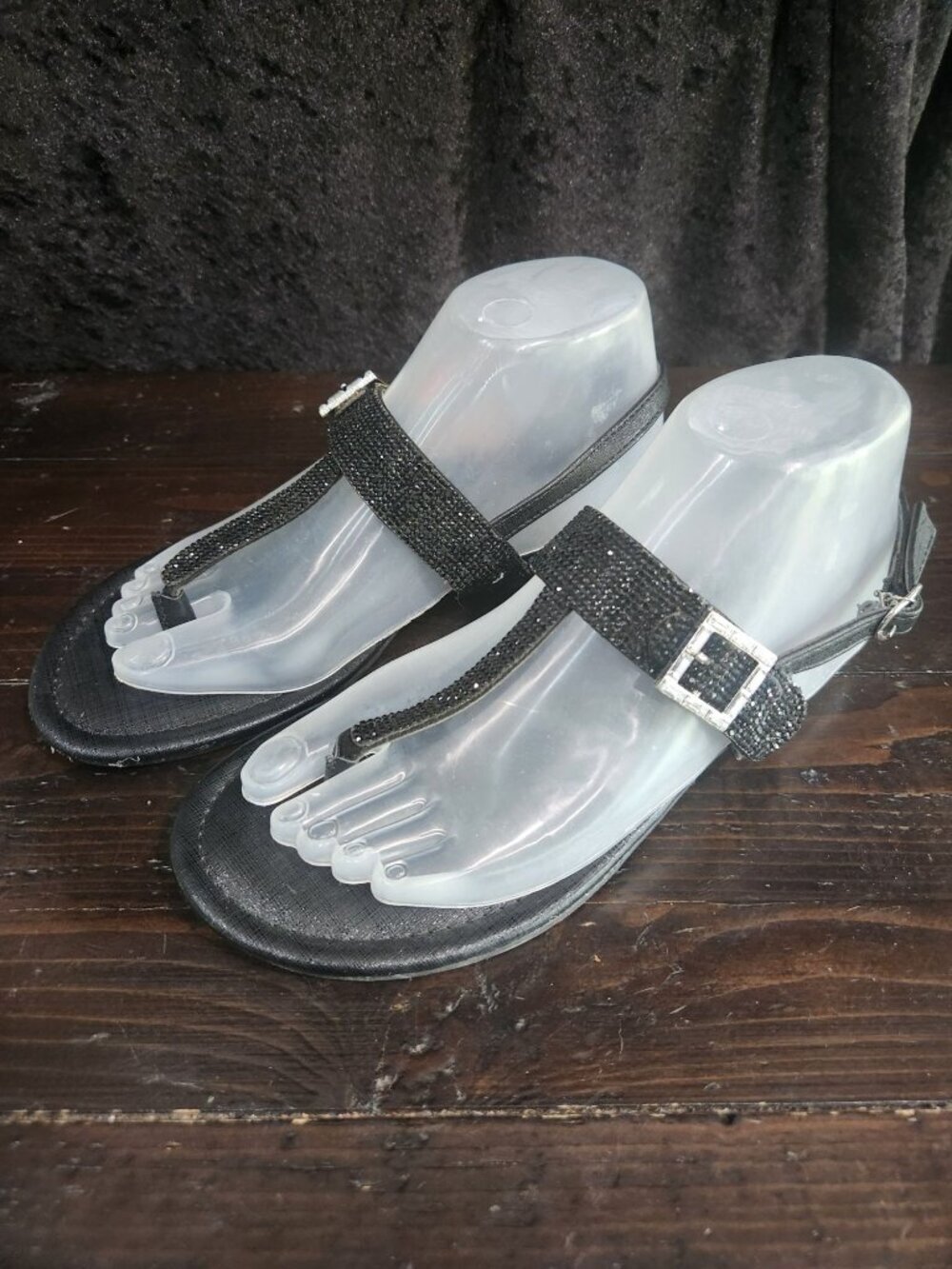 Juicy Couture Zaray Blacks Rhinestone Strappy Thong Sandal/Sz. 8.5M